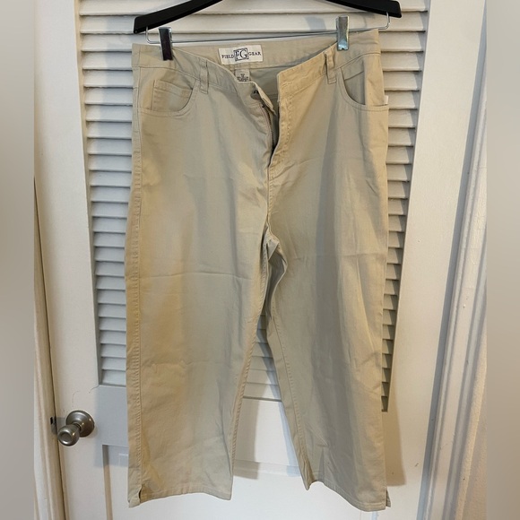 Field Gear Pants - Women’s Beige Cropped Pants